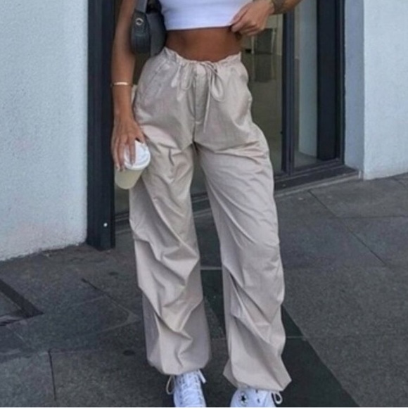 Zara parachute cargo pants - Picture 1 of 3